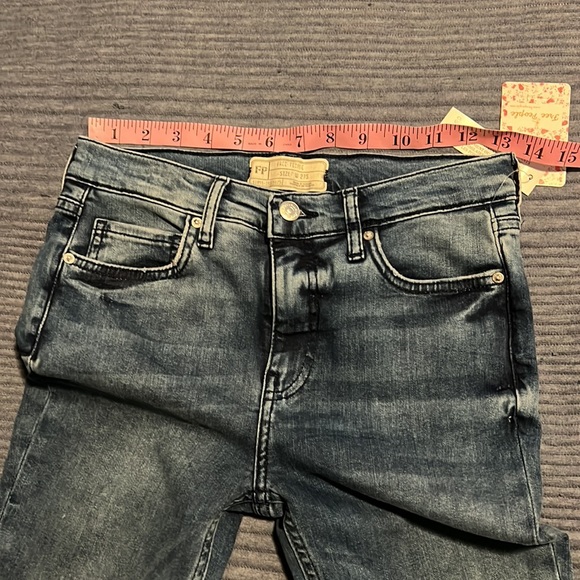 NWT Free People : Turquoise Distressed Jeans - 27 - Picture 6 of 13